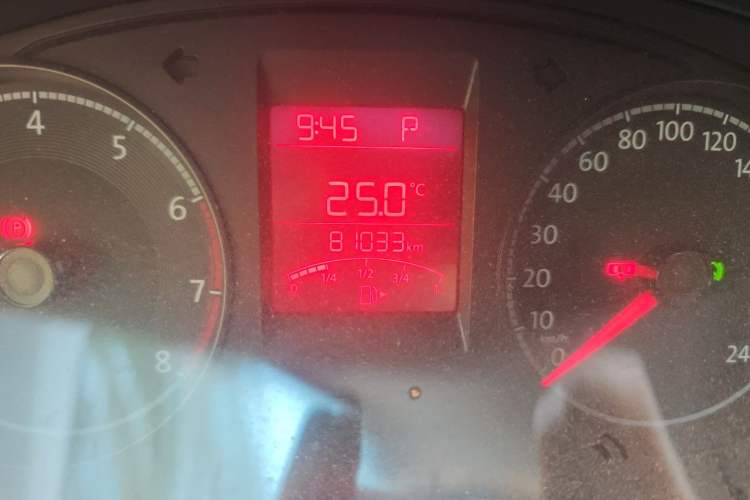 Used Volkswagen Santana 2016 1.6L Automatic Fashion Edition Odometer Close Up