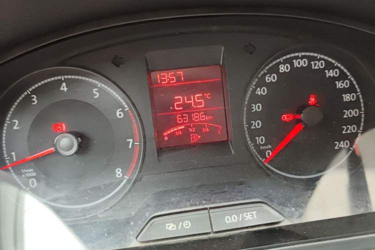 Used Volkswagen Santana 2016 1.6L Manual Fashion Edition Odometer Close Up