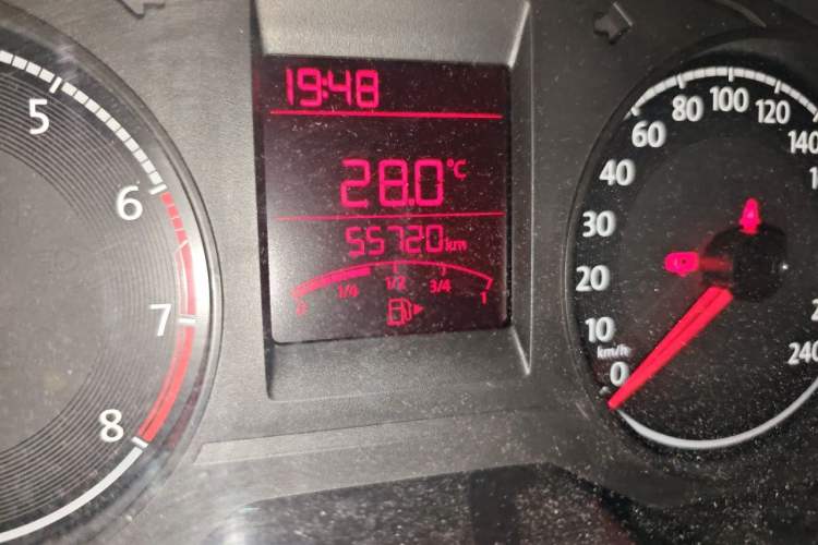 Used Volkswagen Santana 2016 1.6L Manual Fashion Edition Odometer Close Up