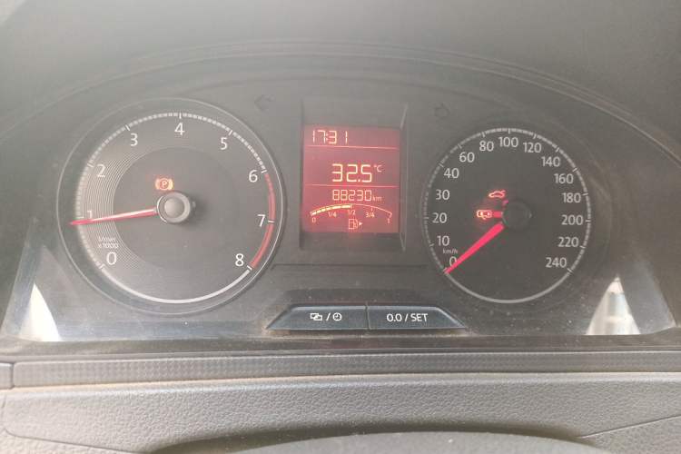 Used Volkswagen Santana 2016 1.4L Manual Fashion Edition Odometer Close Up