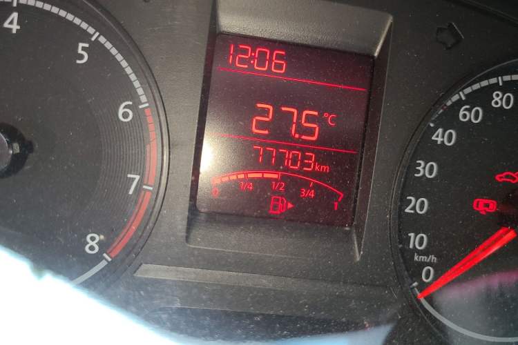 Used Volkswagen Santana 2016 1.6L Manual Fashion Edition Odometer Close Up
