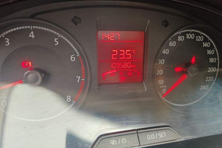Used Volkswagen Santana 2016 1.6L Manual Fashion Edition Odometer Close Up