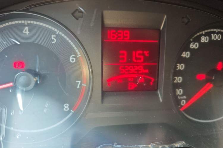 Used Volkswagen Santana 2016 1.6L Manual Fashion Edition Odometer Close Up