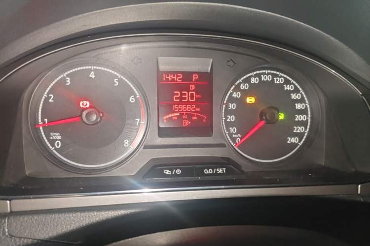 Used Volkswagen Santana 2016 1.6L Automatic Comfort Edition Odometer Close Up
