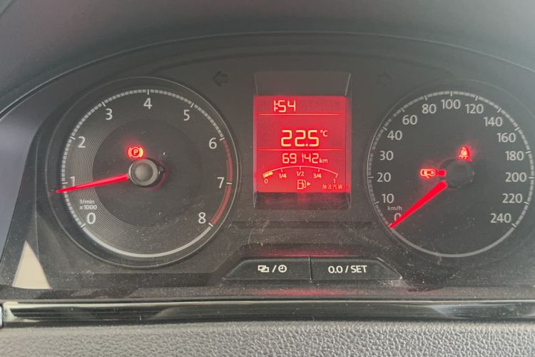 Used Volkswagen Santana 2016 1.6L Manual Fashion Edition Odometer Close Up