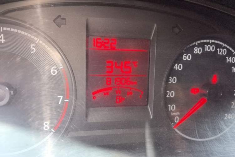 Used Volkswagen Santana 2016 1.6L Manual Fashion Edition Odometer Close Up