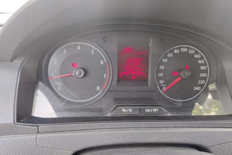 Used Volkswagen Santana 2016 1.6L Manual Fashion Edition Odometer Close Up