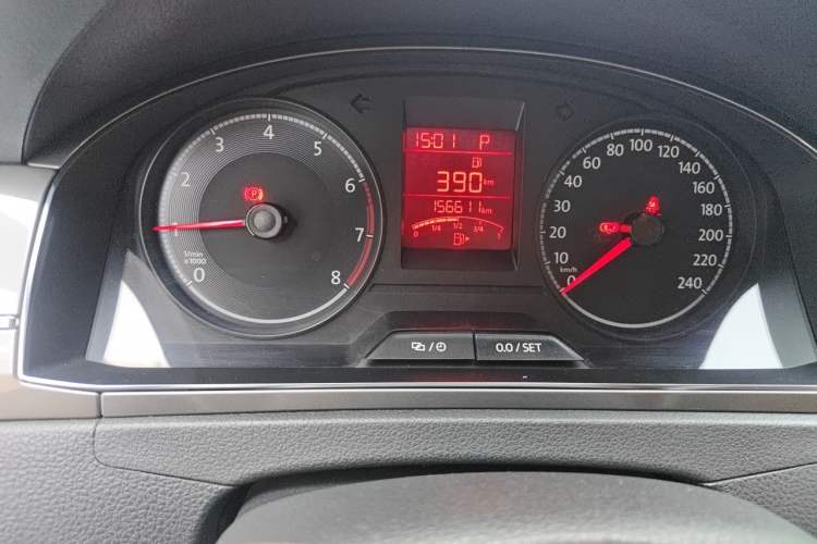 Used Volkswagen Santana 2016 1.6L Automatic Comfort Edition Odometer Close Up