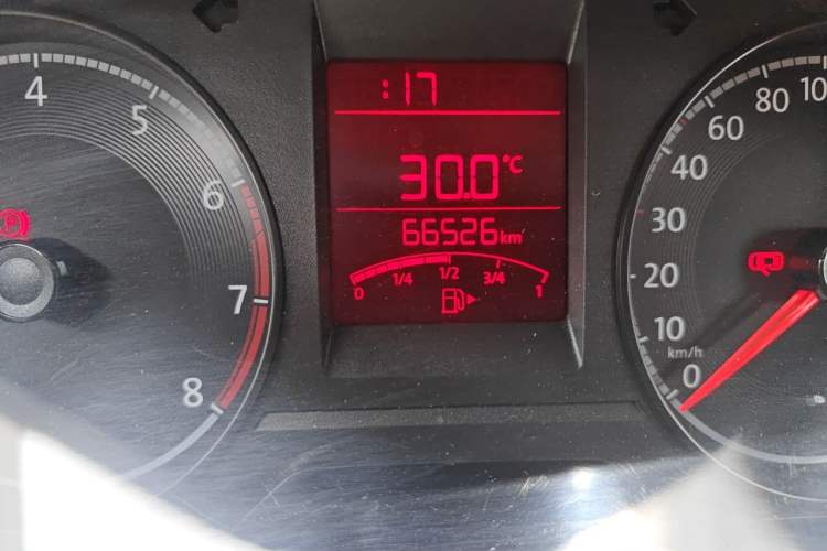 Used Volkswagen Santana 2016 1.4L Manual Fashion Edition Odometer Close Up