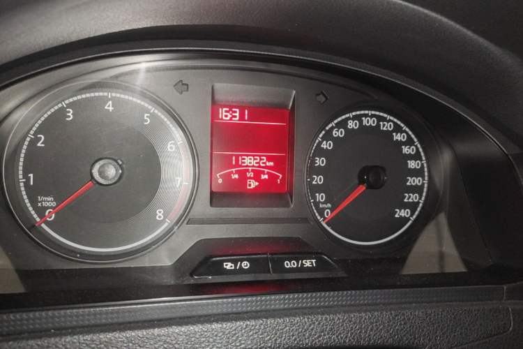 Used Volkswagen Santana 2016 1.4L Manual Fashion Edition Odometer Close Up