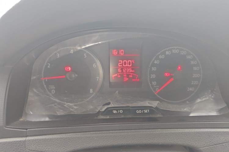 Used Volkswagen Santana 2016 1.4L Manual Fashion Edition Odometer Close Up
