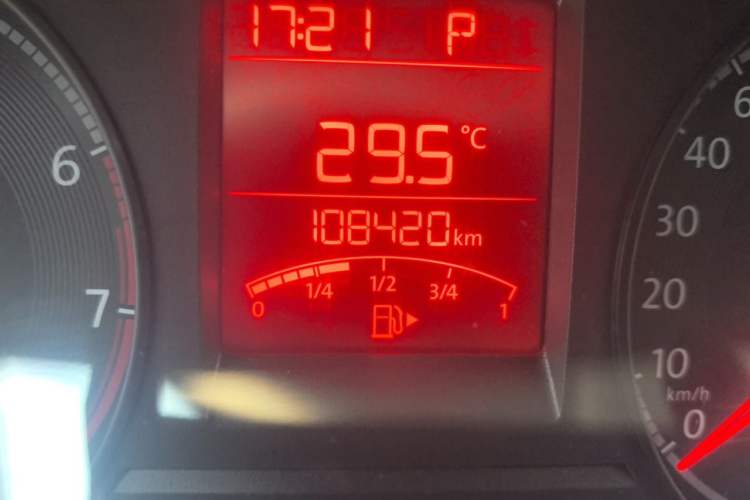 Used Volkswagen Santana 2016 1.6L Automatic Fashion Edition Odometer Close Up