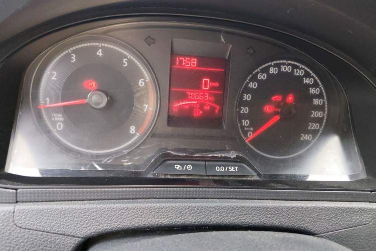 Used Volkswagen Santana 2016 1.6L Manual Fashion Edition Odometer Close Up