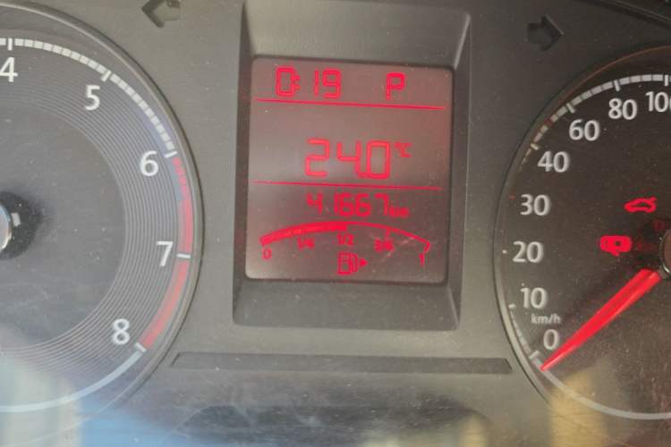 Used Volkswagen Santana 2016 1.6L Automatic Fashion Edition Odometer Close Up