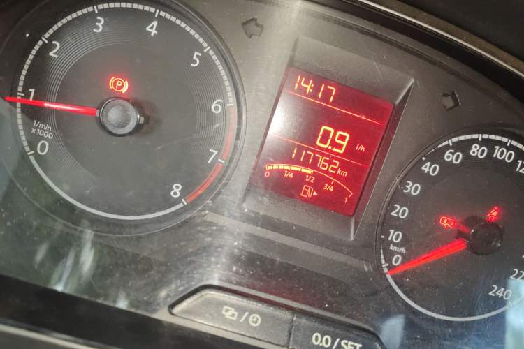 Used Volkswagen Santana 2016 1.6L Manual Comfort Edition Odometer Close Up