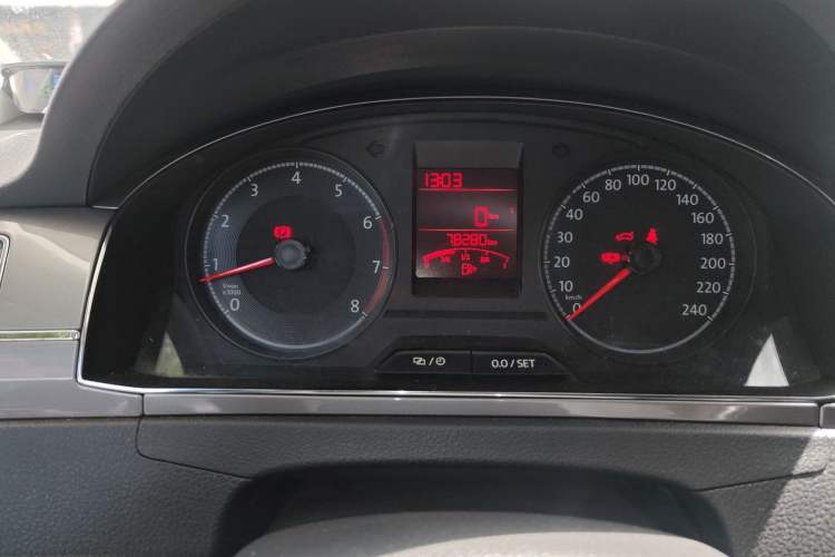 Used Volkswagen Santana 2016 1.6L Manual Comfort Edition Odometer Close Up
