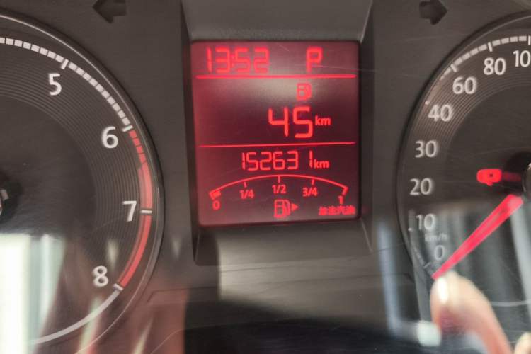 Used Volkswagen Santana 2016 1.6L Automatic Comfort Edition Odometer Close Up