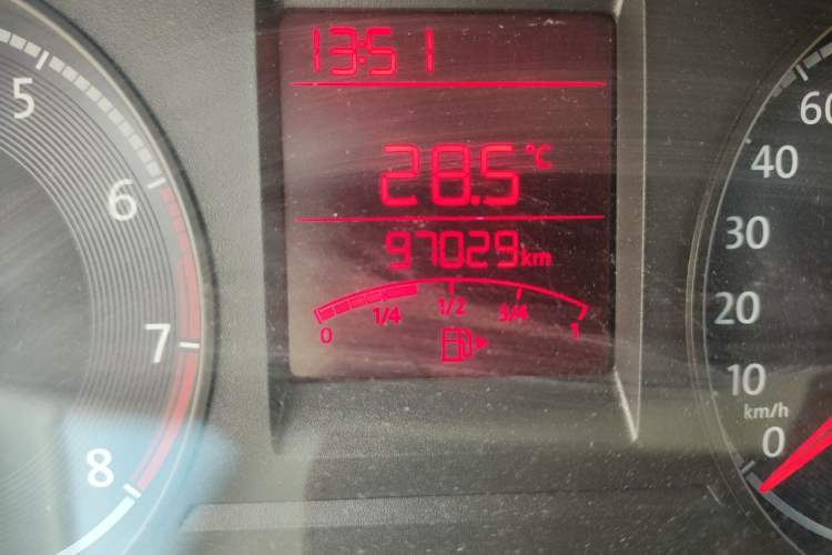Used Volkswagen Santana 2016 1.4L Manual Fashion Edition Odometer Close Up