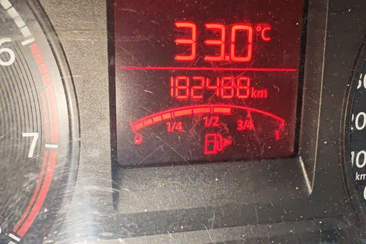 Used Volkswagen Santana 2016 1.4L Manual Fashion Edition Odometer Close Up