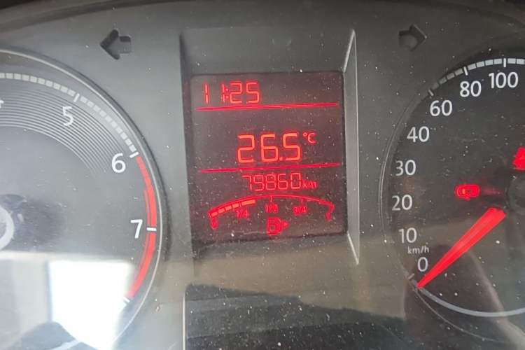 Used Volkswagen Santana 2016 1.4L Manual Fashion Edition Odometer Close Up