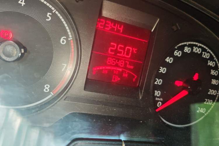 Used Volkswagen Santana 2016 1.6L Manual Fashion Edition Odometer Close Up