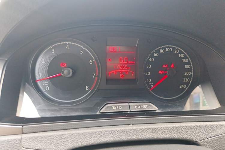 Used Volkswagen Santana 2016 1.6L Manual Fashion Edition Odometer Close Up