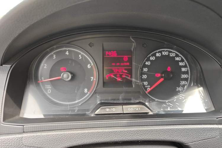 Used Volkswagen Santana 2016 1.4L Manual Fashion Edition Odometer Close Up