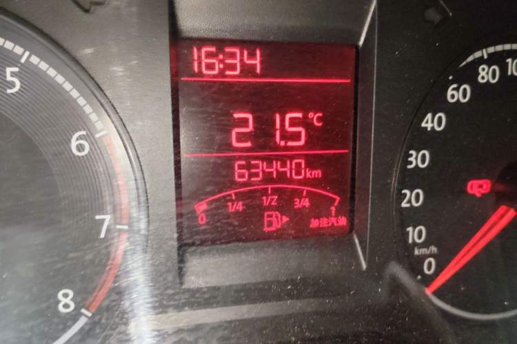Used Volkswagen Santana 2016 1.4L Manual Fashion Edition Odometer Close Up