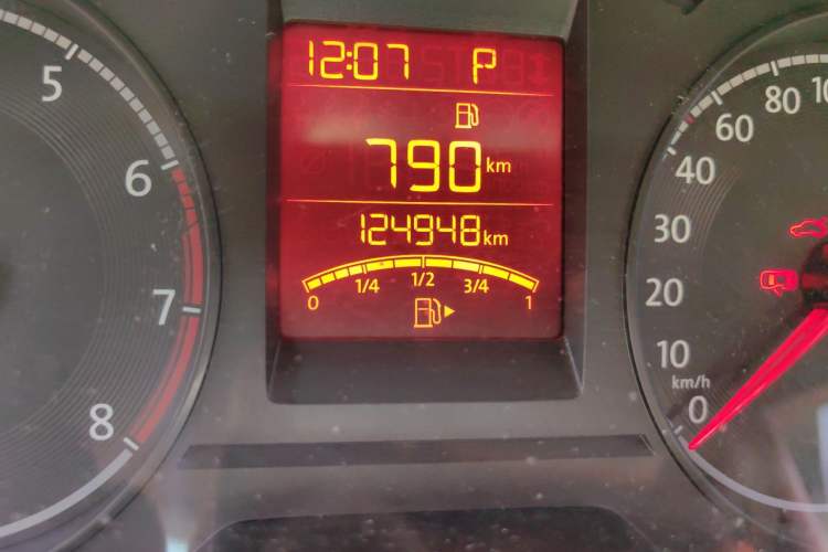 Used Volkswagen Santana 2016 1.6L Automatic Comfort Edition Odometer Close Up