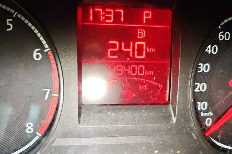 Used Volkswagen Santana 2016 1.6L Automatic Comfort Edition Odometer Close Up