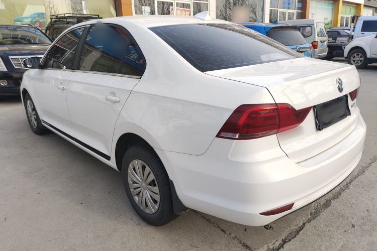 Used Volkswagen Santana 2016 1.6L Manual Fashion Edition Exterior 2