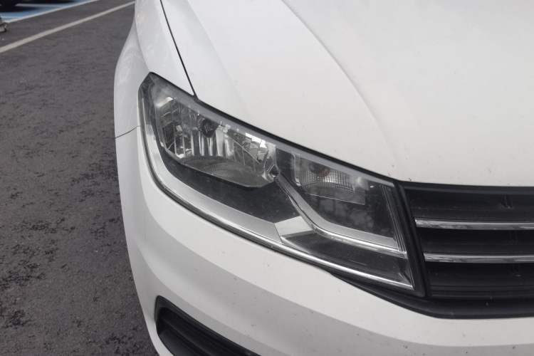Used Volkswagen Santana 2016 1.6L Manual Fashion Edition Right Front Headlight