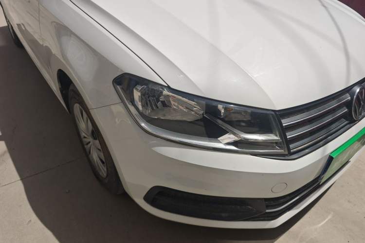 Used Volkswagen Santana 2016 1.6L Automatic Fashion Edition Right Front Headlight