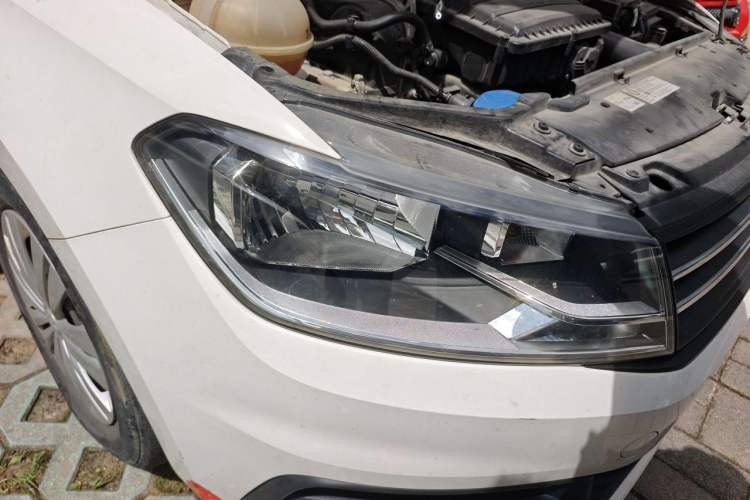 Used Volkswagen Santana 2016 1.6L Automatic Fashion Edition Right Front Headlight