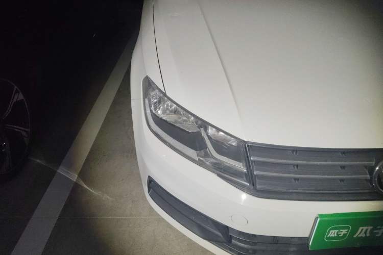 Used Volkswagen Santana 2016 1.4L Manual Fashion Edition Right Front Headlight