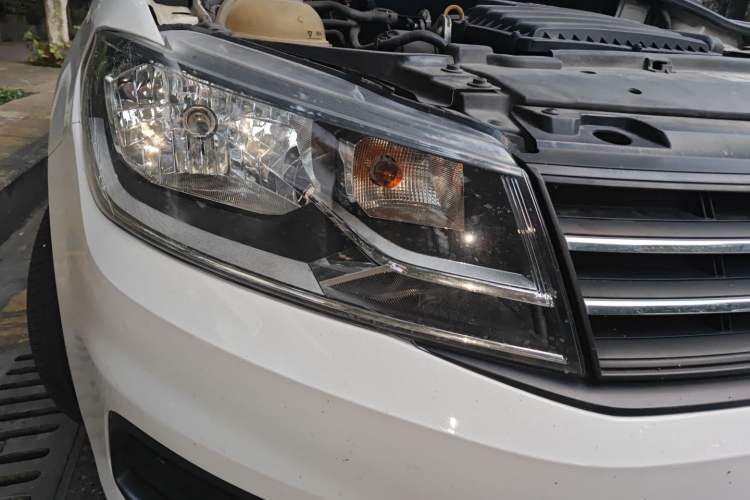 Used Volkswagen Santana 2016 1.6L Manual Fashion Edition Right Front Headlight