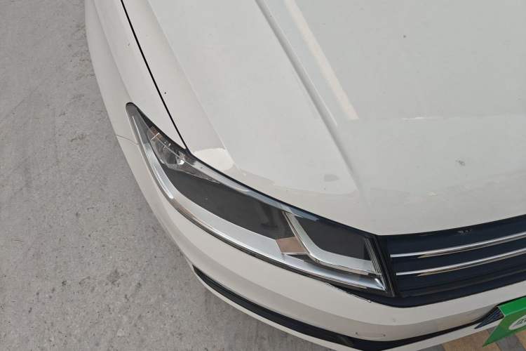 Used Volkswagen Santana 2016 1.6L Automatic Fashion Edition Right Front Headlight