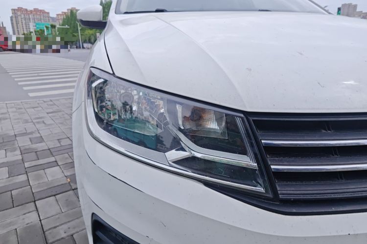 Used Volkswagen Santana 2016 1.6L Manual Fashion Edition Right Front Headlight