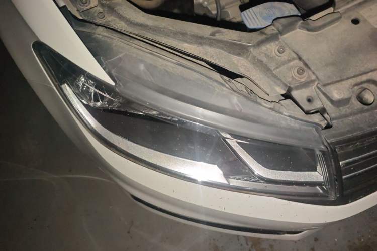 Used Volkswagen Santana 2016 1.6L Manual Fashion Edition Right Front Headlight