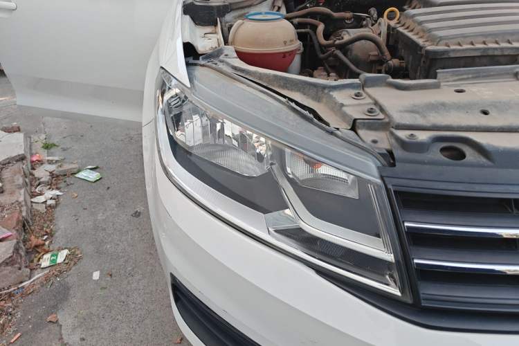 Used Volkswagen Santana 2016 1.6L Manual Fashion Edition Right Front Headlight