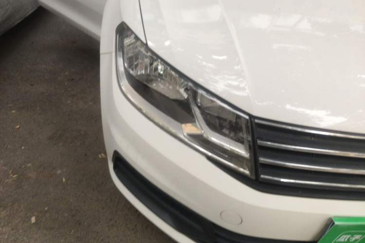 Used Volkswagen Santana 2016 1.6L Manual Fashion Edition Right Front Headlight