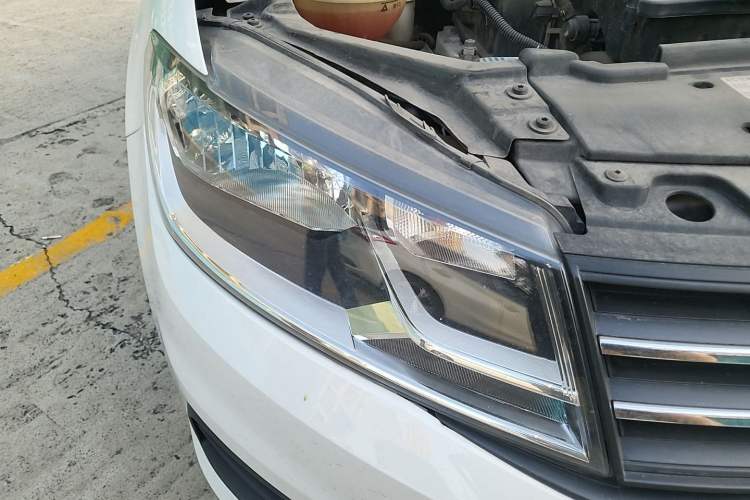 Used Volkswagen Santana 2016 1.6L Manual Fashion Edition Right Front Headlight