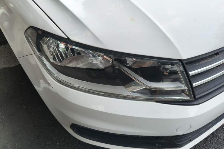 Used Volkswagen Santana 2016 1.6L Manual Fashion Edition Right Front Headlight