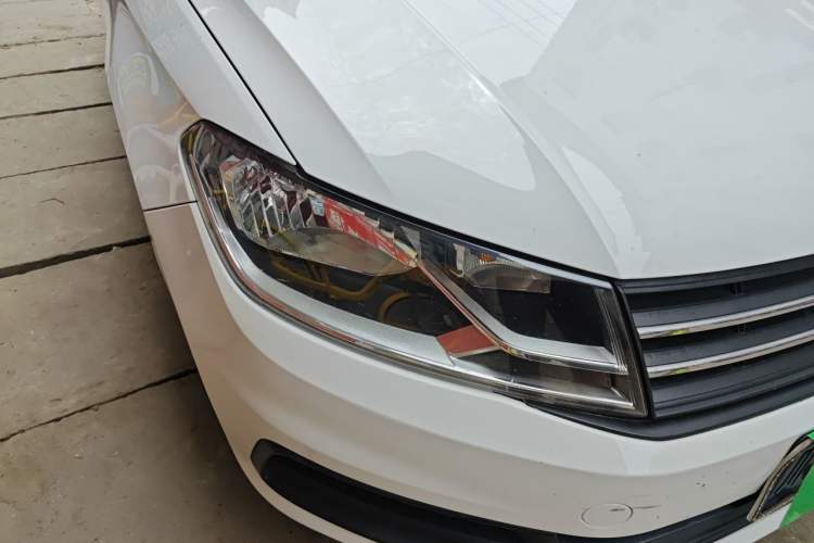 Used Volkswagen Santana 2016 1.6L Manual Fashion Edition Right Front Headlight