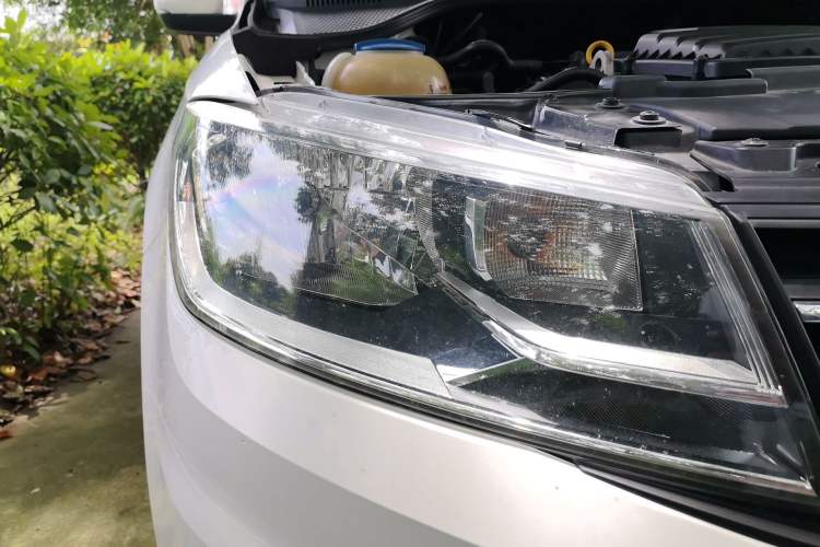 Used Volkswagen Santana 2016 1.6L Automatic Fashion Edition Right Front Headlight
