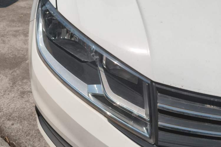 Used Volkswagen Santana 2016 1.6L Automatic Fashion Edition Right Front Headlight