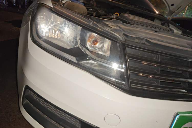 Used Volkswagen Santana 2016 1.6L Manual Fashion Edition Right Front Headlight