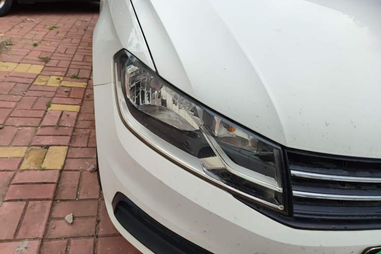 Used Volkswagen Santana 2016 1.6L Manual Fashion Edition Right Front Headlight