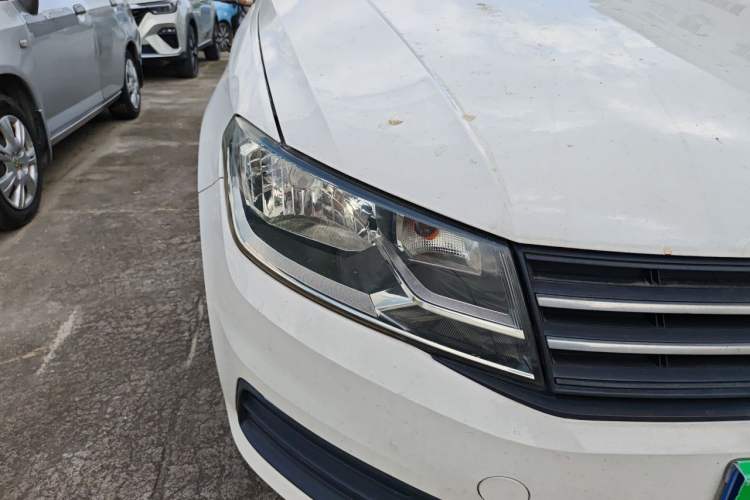 Used Volkswagen Santana 2016 1.6L Manual Fashion Edition Right Front Headlight