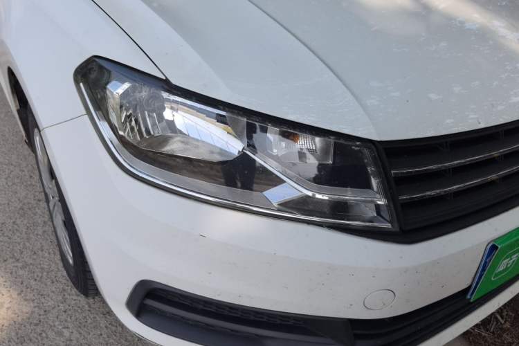Used Volkswagen Santana 2016 1.4L Manual Fashion Edition Right Front Headlight